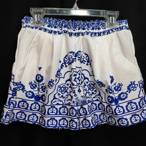 Women Summer Shorts Size small elastic waist - Picture 1 of 3